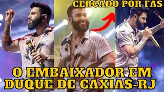 Gusttavo Lima em Duque de Caxias-RJ CERCADO por multidão após show lNESQUECÍVEL