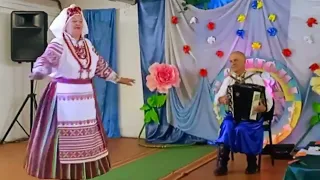 "На городі чорна редька" Українська народна пісня.