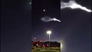 Weird lights appear in sky, don't worry it's not aliens