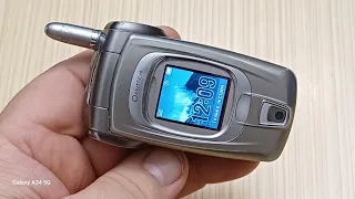 Pantech GF200 retro phone. Крутая мобила из нулевых с сочным дисплеем и громким динамиком