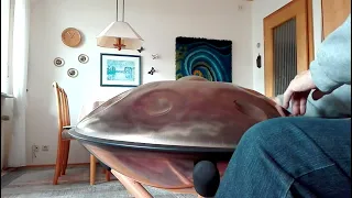 Handpan Impressionen, mal groovig, mal melodisch - auf einer sehr bassreichen F2 Pan.