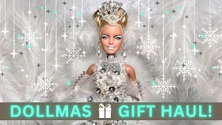 YES. It's the DOLLmas HAUL! 🎁 What did I get from my man? Barbie dolls, fashions and dolly merch!