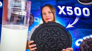 В 422 раза увеличили печенье Oreo | Окунули в 20 литров молока