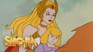 She-Ra saves a whole village | She-Ra Official | Masters of the Universe Official