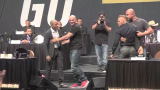 Conor McGregor and Jose Aldo Altercation at UFC's 'Go Big' Press Conference