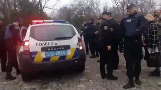Полиция задерживает куликовцев за гвардейскую ленту