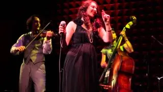 Caravan (Duke Ellington) – Tatiana Eva-Marie & the Avalon Jazz Band