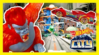 GORILLA & CAR THIEF RAID HOT WHEELS CITY! | New News | @HotWheels