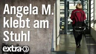 Angela M. klebt am Stuhl | extra 3 | NDR