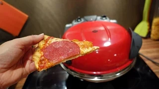 EN GODT STEKT PIZZA OG EN BLODTRIMMA TRAKTOR