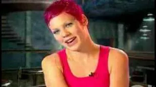 LAUNCH Exclusive Interview - Pink (2000)