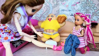 MOM SEWED MY PANTS😱🤣 Katya and Max are a funny family! Funny Barbie dolls and LOL DARINELKA TV