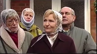 Coronation Street - Les Battersby Vs. Tyrone Dobbs (24th March 2002)