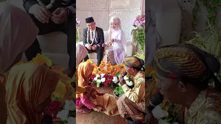 pernikahan sakral adat Jawa kembang Mayang