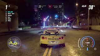 Indo ali aquecer os pneus do Nissan GT-R Premium - NFS Heat.