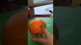 КАК БЫСТРО ПОЧИСТИТЬ АПЕЛЬСИН #shorts 🍊Ты точно не знал