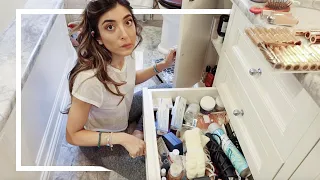 BATHROOM ORGANISATION & TOUR! | Amelia Liana