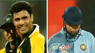 Waqar Younis Amazing Bowling Spell 5/31 VS INDIA