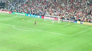 Penalties Liverpool Chelsea Super Cup through the eyes of a fan from the stands of the stadium