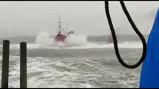 Honnavar Fishing Boat in  storm