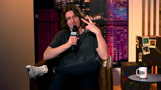 Dean Lewis plays us the original version of 'Be Alright' on his phone