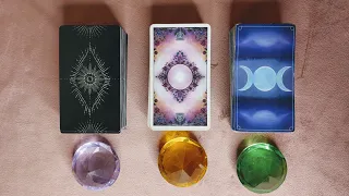 O que ele (a) SENTE quando me VÊ? Virtualmente ou pessoalmente TAROT