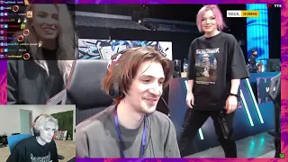 xQc Reacts to xQc's Chat Distracted by QTCinderella's Booty