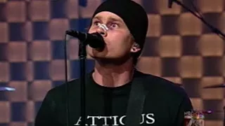 Blink 182 - First Date - Live Conan's Tonight Show