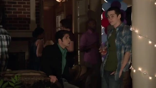 Teen Wolf 2x9 Stiles y Scott en la fiesta de Lydia (Español Latino)