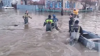 Город под водой: Орск затопило после прорыва дамбы