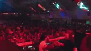 wAFF b2b Yaya playing "Tomi&Kesh, Rone White, Alessandro Diruggiero - Go Go Go" at Desolat, Uruguay