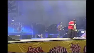 Chorão convida Eddie Gralha: manobras de skate no Show do Charlie Brown Jr em Ourinhos, 2006.