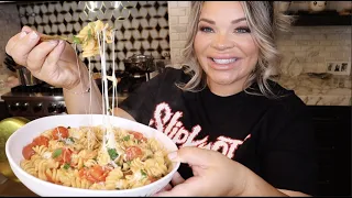 EASY CHEESY TOMATO PASTA! | Cooking with Trish