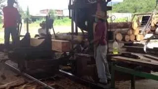 Aserradero Pino Verde, preparando la madera para la cabañita del Oso