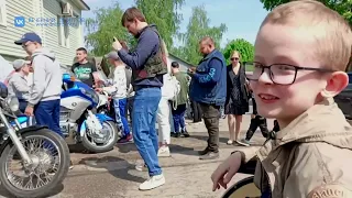 Под рёв моторов и визг тормозов: в Дмитрове местные байкеры устроили праздник для детей-инвалидов