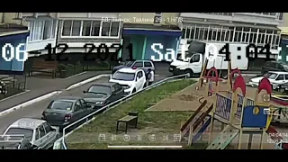 Видео с камеры наблюдения. Поджог автомобиля