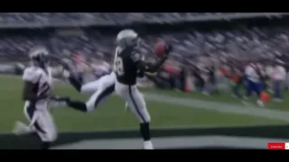 Kerry Collins finds Randy Moss for a fantastic touchdown catch!! What a impressive catch! Nice play