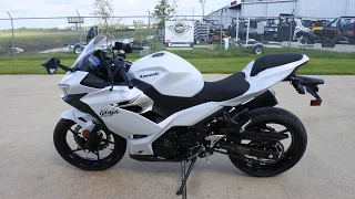Mainland's look at the 2020 Kawasaki Ninja 400 ABS in Pearl Blizzard White