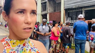 “ Todos intentando 3stafar a los turistas en Cuba “ / Calle Brasil