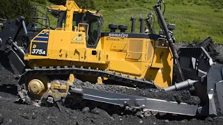 Komatsu D375-8 pushing