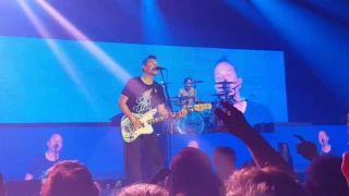 Blink-182 "She's Out Of Her Mind" Live