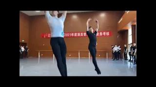 帅哥们 芭蕾舞团年度考试 yearned final test for a ballet school