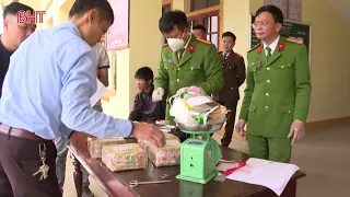 Bắt vụ vận chuyển 2 bao tải ma túy từ Lào về Việt Nam
