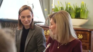 Перша леді Олена Зеленська зустрілася з колегою Агатою Корнгаузер-Дудою і групою українських медиків