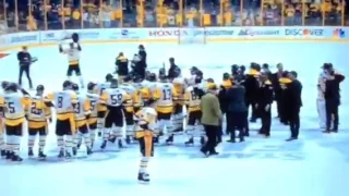 Penguins hoist Stanley cup