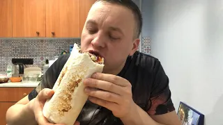 Шаурма своими культяпками МУКБАНГ mukbang