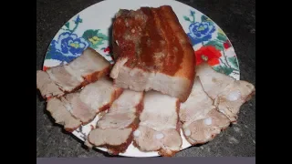 Свиная грудинка вареная в шелухе от лука  Сало вареное в луковой шелухе Boiled bacon in onion husks