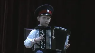 Юный баянист, виртуоз. Година Михаил- 6 лет.