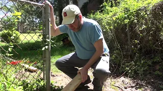 Removing a fence post in concrete, no special tools and no digging.