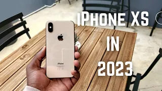 Should you BUY the iPhone XS in 2023? #iphonexs